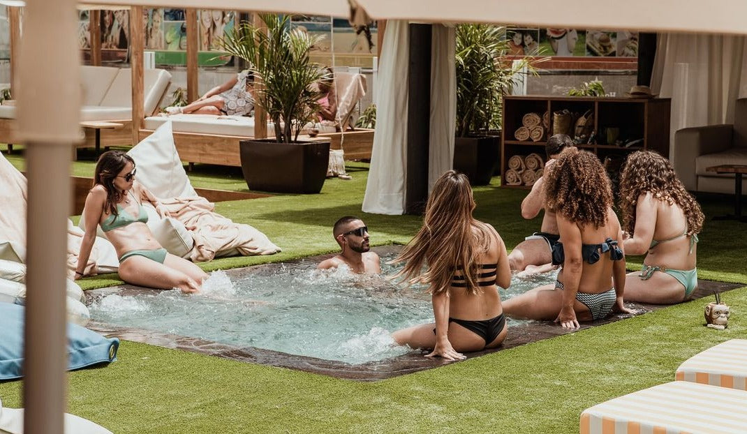 Beach Club Cabaña con Jacuzzi